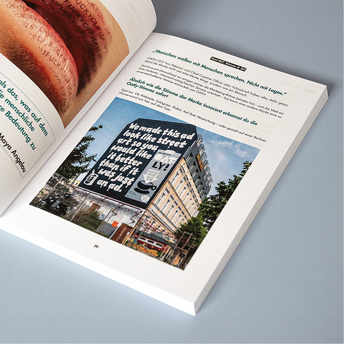 Doppelseite mit Bildern aus einem Buch des Vahlen Verlags